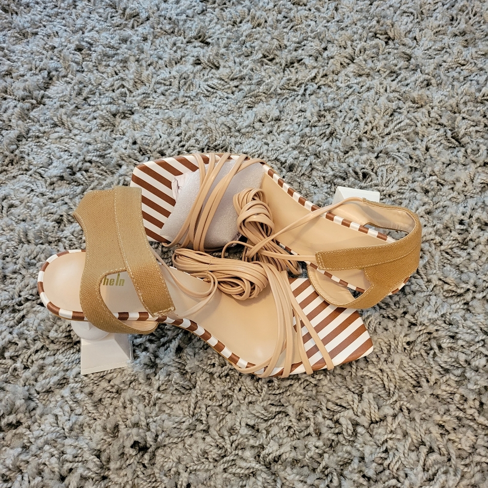 Shein shoes 9m. Brand new never worn too big for me!